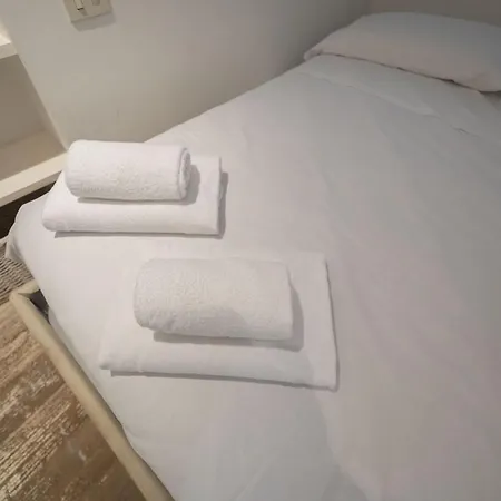 Elegant Retreat In Piazza Sforza Cesarini Apartamento