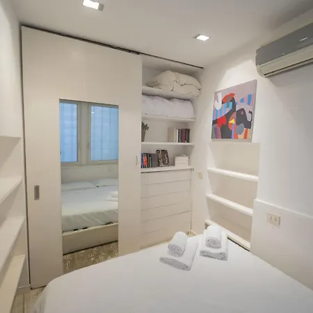 Elegant Retreat In Piazza Sforza Cesarini *
