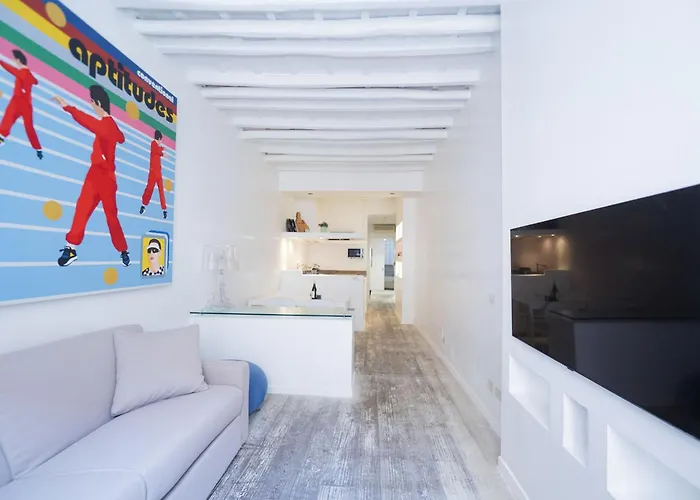 Elegant Design Retreat By Campo De Fiori 아파트 *